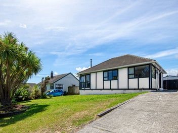 15 Jackson Terrace, Ranui, Porirua