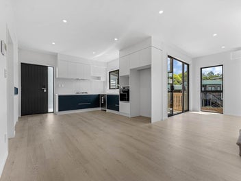 16C Downing Street, Glenfield, Auckland
