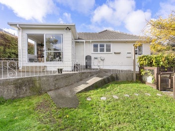 21 Cecil Road, Tawa, Wellington