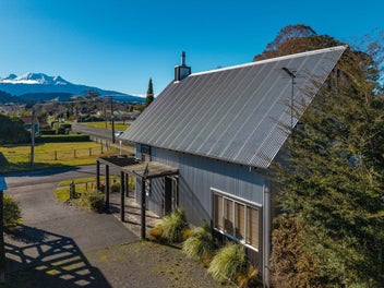 16B Tay Street, Ohakune
