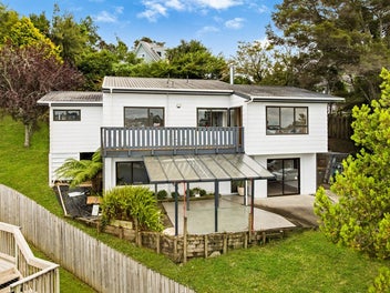 1 Relko Crescent, Torbay, Auckland