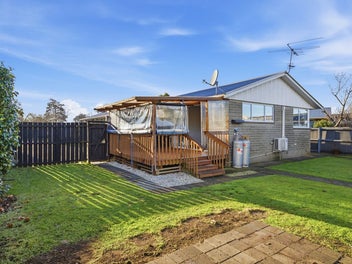 2/154 Warren Crescent, Hillmorton, Christchurch