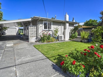 209 Tudor Avenue, Mayfair, Hastings
