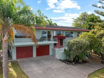 23 Coromandel Crescent, Mairangi Bay, Auckland