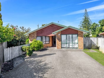 16 Matilda Place, Weymouth, Auckland