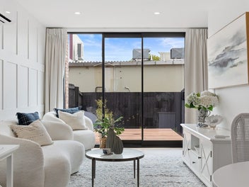 2/196 Hills Road, Edgeware, Christchurch