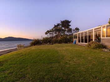 24 Newry Road, Raumati Beach, Paraparaumu