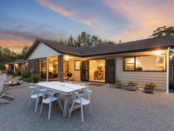 174 Katherine Mansfield Drive, Whitemans Valley, Upper Hutt