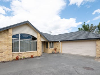 394 Peachgrove Road, Fairfield, Hamilton