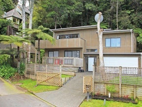 26 Pluto Place, Beach Haven, Auckland