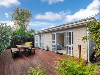 2/3 Dominion Street, Takapuna, Auckland
