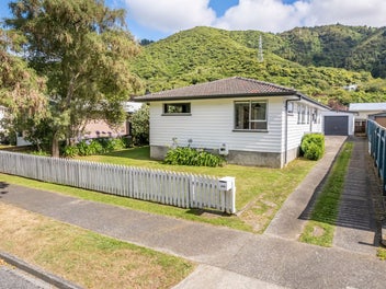 198 California Drive, Totara Park, Upper Hutt