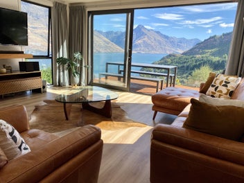 15A MACKINNON TCE, SUNSHINE BAY, QUEENSTOWN