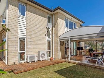 6 Sohlue Place, Oteha, Auckland