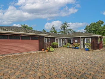 2 Hillgrove Place, Fitzherbert, Palmerston North