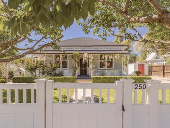 1/250 Wilsons Road, Waltham, Christchurch