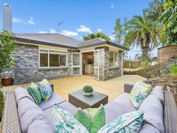 2A Athens Road, Onehunga, Auckland