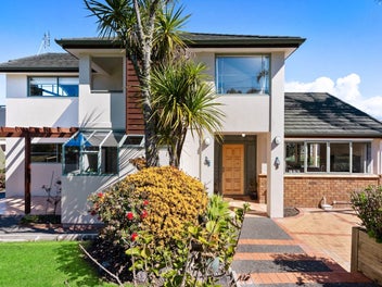 492 Beach Road, Murrays Bay, Auckland