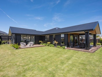63 Les Wakefield Road, Mapua