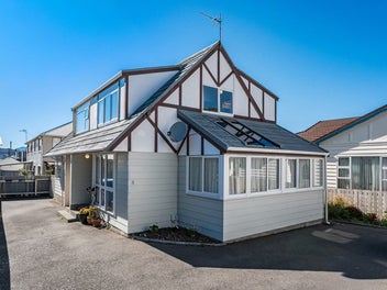 3/133 Queens Drive, Lyall Bay, Wellington