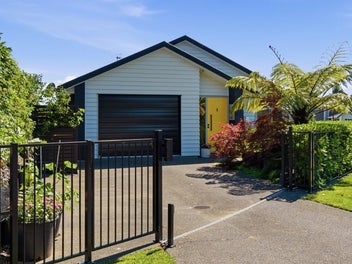 1 Hanlow Place, Pyes Pa, Tauranga