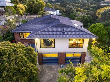 12 Exploration Way, Whitby, Porirua
