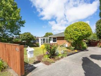 63 La Rosa Street, Green Bay, Auckland