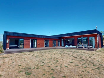 10 Mowhia Grove, Waitarere, Levin