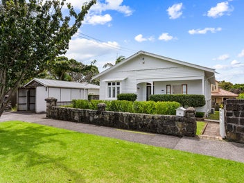 16 Horotutu Road, Greenlane, Auckland