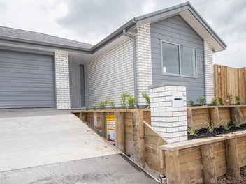 2/12 Bostonkip Crescent, Fitzroy, Hamilton