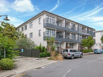 3E/1 Wadier Place, Henderson, Auckland