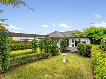 1/28 Bleakhouse Road, Mellons Bay, Auckland