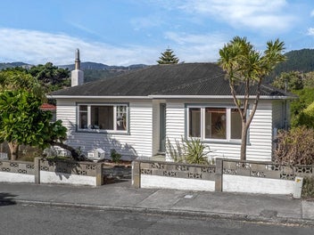 166 Wellington Road, Paekakariki