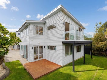 832A East Coast Road, Oteha, Auckland