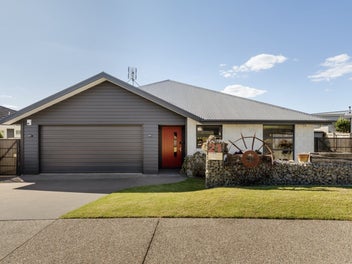 21 Benmore Crescent, Pyes Pa, Tauranga