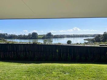 8 Omahuru Road, Glenbrook