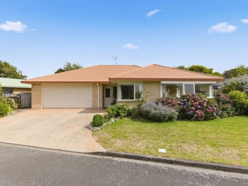 34 Sunburst Court, Paraparaumu Beach, Paraparaumu
