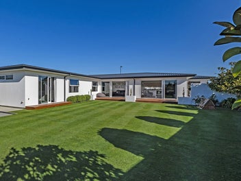 79 Carnaveron Drive, Lincoln, Lincoln
