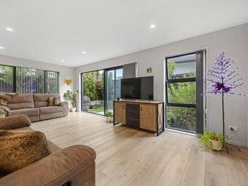 1/1 Tiaka Place, Pakuranga, Auckland