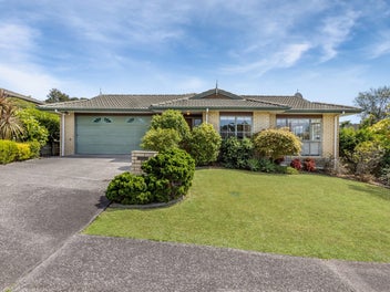 88 Buscomb Avenue, Henderson, Auckland
