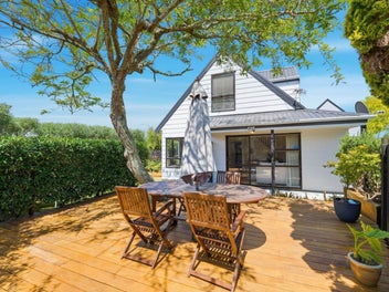 2/195 Abbotts Way, Remuera, Auckland