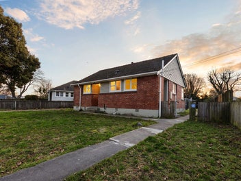 8 Hooker Avenue, Bryndwr, Christchurch
