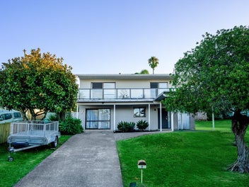 7 John Dee Crescent, Red Beach