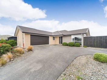 9 Mediterranean Grove, Fitzherbert, Palmerston North