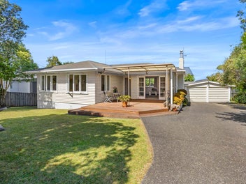 1/414 East Coast Road, Sunnynook, Auckland