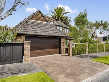 14A Burwood Crescent, Remuera, Auckland