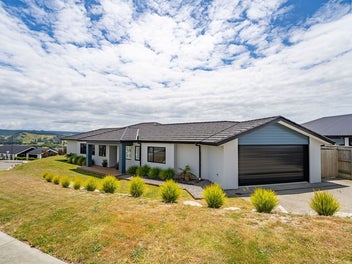 50 Katania Heights, Brightwater, Brightwater