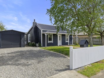 35 Frederick Street, Carterton