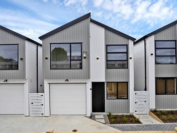 2/71 Wintere Road, Papatoetoe, Auckland