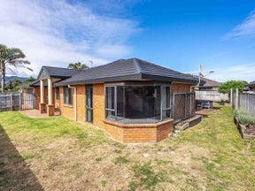 96 Guildford Drive, Paraparaumu Beach, Paraparaumu